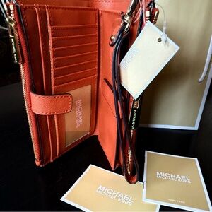 NWT Michael Kose Jet Set Travel double zip Wristlet Leather Safiano